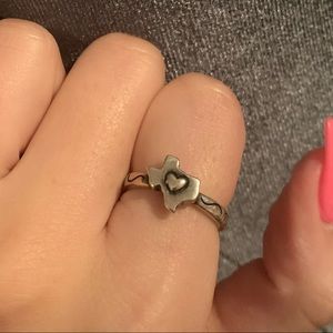 never used james avery ring